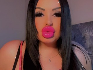 Live adult cam gallery updating every 10 minutes for MiaTheMilf ...