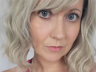 Chat with MissAllieOwl live now!