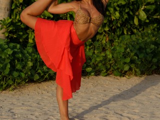BeatriceBae webcam girl as a performer. Gallery photo 1.