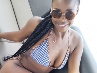 streamate VenusBrown18 webcam girl as a performer. Gallery photo 2.