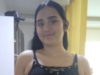 streamate MiaPetith webcam girl as a performer. Gallery photo 1.