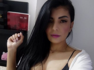 LiaMarttin webcam girl as a performer. Gallery photo 3.