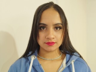 EmmilyTaylor webcam girl as a performer. Gallery photo 1.