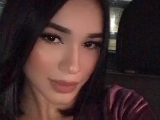 Dualiiipaa webcam girl as a performer. Gallery photo 1.