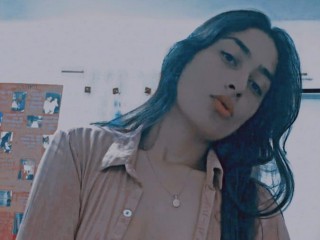 MoanaLatinagb webcam girl as a performer. Gallery photo 1.