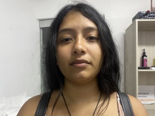 KatheEvanns webcam girl as a performer. Gallery photo 1.