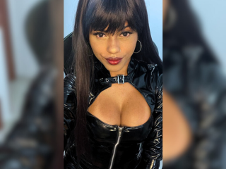 xMiaDiamondx webcam girl as a performer. Gallery photo 2.