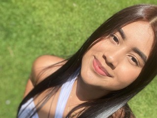 CandyRodriguezz webcam girl as a performer. Gallery photo 1.