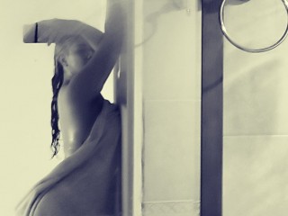 streamate EmmaWilde webcam girl as a performer. Gallery photo 1.