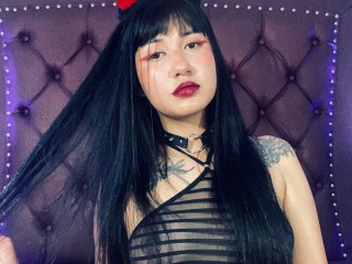 IggyPortman webcam girl as a performer. Gallery photo 3.