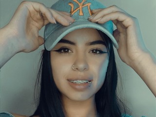 streamate melanibear webcam girl as a performer. Gallery photo 3.