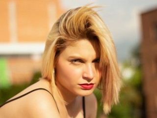 AdaraParis18 webcam girl as a performer. Gallery photo 4.