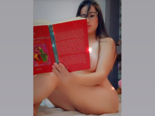 Antonellachic73 webcam girl as a performer. Gallery photo 3.