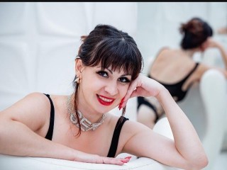 DaliaGross webcam girl as a performer. Gallery photo 5.