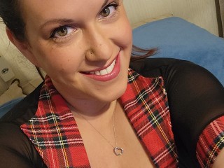 Nikki_Juggs's Live Webcam and Bio - CamZter.tv