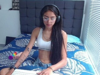 LaurenVolkov webcam girl as a performer. Gallery photo 3.