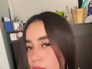 littlejean webcam girl as a performer. Gallery photo 1.