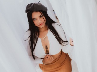 TifannySweett webcam girl as a performer. Gallery photo 2.