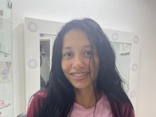 CharlotteSuits webcam girl as a performer. Gallery photo 1.