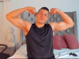 MaxMarco's Cam show and profile
