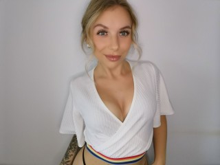 SlaviaH Female Strip Cam