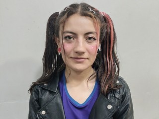 Broklinwhite webcam girl as a performer. Gallery photo 1.