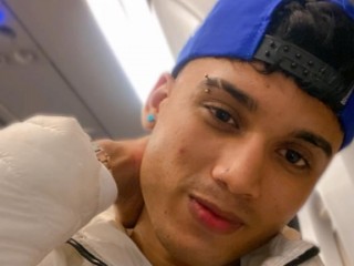 1 on 1 live sex chat with Dylancolton on latino cam