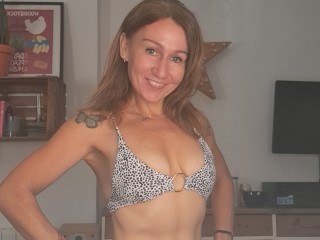 Chat with SultryMILFTamara live now!
