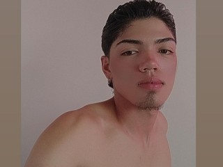 Anthony2305's Streamate show and profile