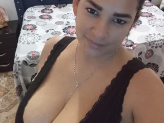 HugeboobsChantall Female Dominant Free Webcam Chat