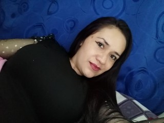 Anahyclarents's Cam show and profile