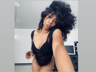 SimoneBellaDonna Female Submissive Cam Nude