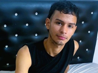 LAWRENCETONEER's Streamate show and profile