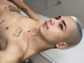 AdamThomass Male Submissive Naked Webcam