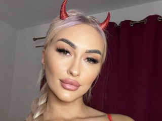Profile Picture of JulieBigAss