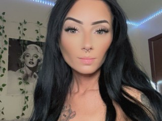 Chat with MarilynJenelle live now!
