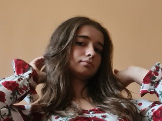 MaiaLuna - Streamate Smoke Spanking Footjob Girl 