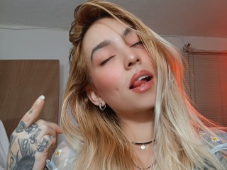 SaucyyJenn webcam