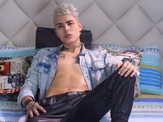 MikeStrom - Streamate Teen Piercing Smoke Boy 