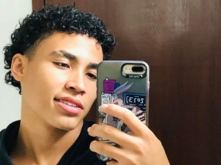 Angelo_Santos91 flirt 4 cam