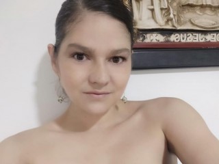 Alejandrasmile on Streamate