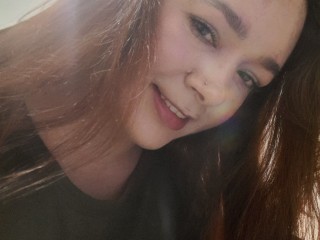 Emmilyy18's Streamate show and profile