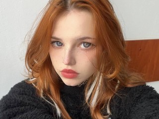 VERONIAS - Streamate Teen Piercing Tattoo Girl 