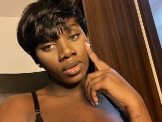 HuddahMonroe sexcamlive