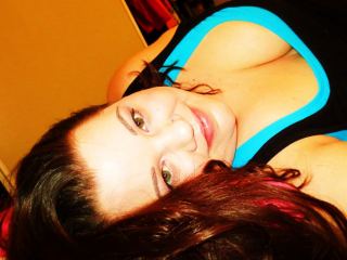 LauraTheExplora webcam girl as a performer. Gallery photo 5.