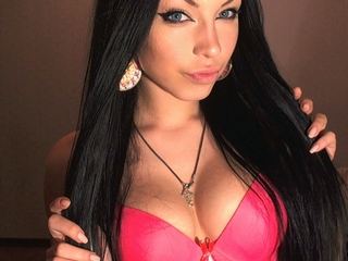 BrookleyJones webcam girl as a performer. Gallery photo 1.