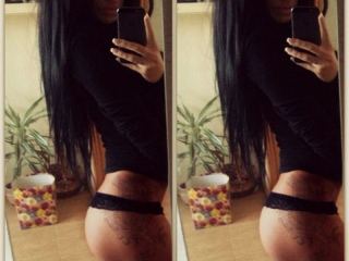 BrookleyJones webcam girl as a performer. Gallery photo 2.