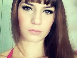 NicolLove webcam girl as a performer. Gallery photo 5.