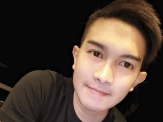 Hardyoungcock69