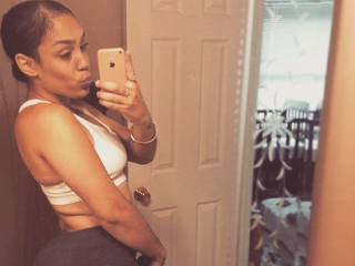 CocoaChanell webcam girl as a performer. Gallery photo 1.